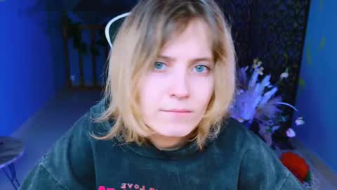 Snapshot of lolaasmus chatting on February 18, 2025, 7:43 am I consider myself the god Loki but life just calls me LOL online show from February 18, 2025, 7:43 am