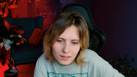 Snapshot of lolaasmus chatting on February 21, 2025, 7:54 pm I consider myself the god Loki but life just calls me LOL online show from February 21, 2025, 7:54 pm