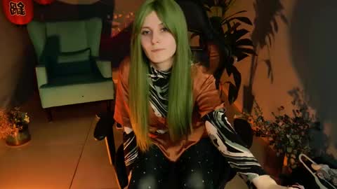 Snapshot of lolaasmus chatting on February 22, 2025, 2:30 pm I consider myself the god Loki but life just calls me LOL online show from February 22, 2025, 2:30 pm