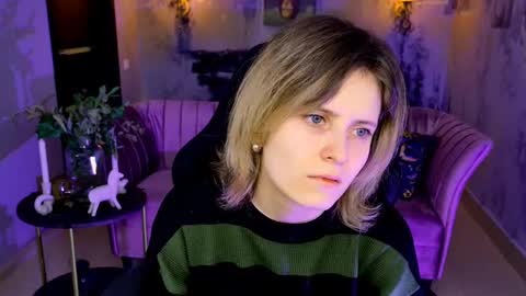 Snapshot of lolaasmus chatting on February 25, 2025, 8:03 am I consider myself the god Loki but life just calls me LOL online show from February 25, 2025, 8:03 am