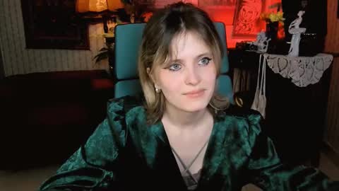 Snapshot of lolaasmus chatting on February 26, 2025, 4:45 pm I consider myself the god Loki but life just calls me LOL online show from February 26, 2025, 4:45 pm