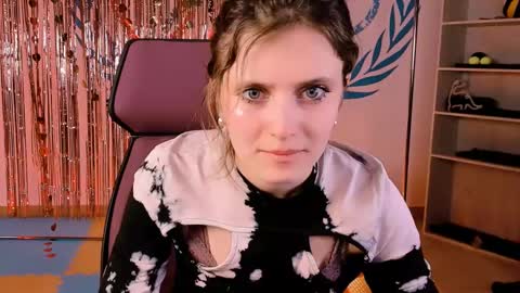 Snapshot of lolaasmus chatting on February 27, 2025, 2:21 pm I consider myself the god Loki but life just calls me LOL online show from February 27, 2025, 2:21 pm