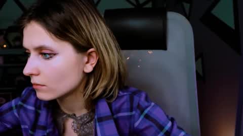 Snapshot of lolaasmus chatting on February 28, 2025, 6:31 pm I consider myself the god Loki but life just calls me LOL online show from February 28, 2025, 6:31 pm