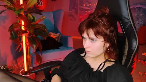 Snapshot of lolaasmus chatting on March 10, 2025, 3:20 pm I consider myself the god Loki but life just calls me LOL online show from March 10, 2025, 3:20 pm