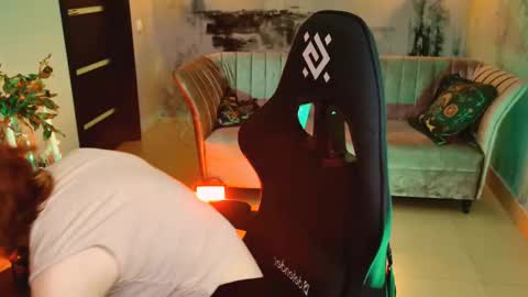 Snapshot of lolaasmus chatting on March 12, 2025, 11:20 am I consider myself the god Loki but life just calls me LOL online show from March 12, 2025, 11:20 am