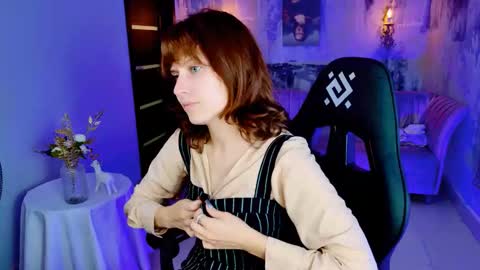 Snapshot of lolaasmus chatting on September 25, 2025, 9:02 am I consider myself the god Loki but life just calls me LOL online show from September 25, 2025, 9:02 am