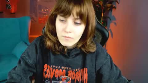 Snapshot of lolaasmus chatting on October 16, 2025, 7:42 am I consider myself the god Loki but life just calls me LOL online show from October 16, 2025, 7:42 am