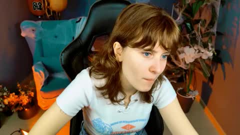 Snapshot of lolaasmus chatting on October 22, 2025, 5:41 am I consider myself the god Loki but life just calls me LOL online show from October 22, 2025, 5:41 am