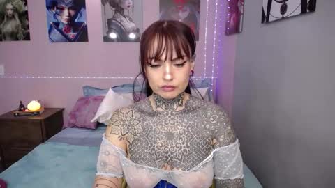 Lola online show from October 21, 2025, 8:20 pm