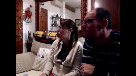 Snapshot of lolahueso chatting on January 31, 2025, 8:12 pm LOLA HUESO y ERIC online show from January 31, 2025, 8:12 pm