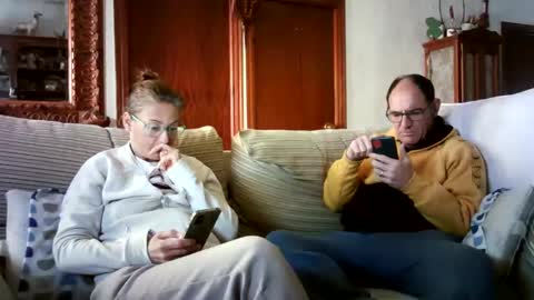 Snapshot of lolahueso chatting on February 14, 2025, 3:15 pm LOLA HUESO y ERIC online show from February 14, 2025, 3:15 pm