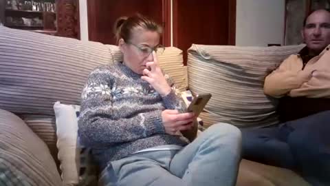 Snapshot of lolahueso chatting on February 15, 2025, 4:56 pm LOLA HUESO y ERIC online show from February 15, 2025, 4:56 pm