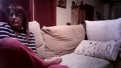 Snapshot of lolahueso chatting on February 16, 2025, 7:27 pm LOLA HUESO y ERIC online show from February 16, 2025, 7:27 pm