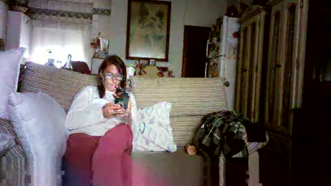 Snapshot of lolahueso chatting on February 18, 2025, 4:48 pm LOLA HUESO y ERIC online show from February 18, 2025, 4:48 pm