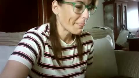 Snapshot of lolahueso chatting on February 20, 2025, 8:28 am LOLA HUESO y ERIC online show from February 20, 2025, 8:28 am