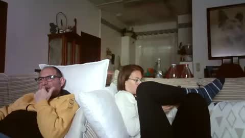 Snapshot of lolahueso chatting on February 24, 2025, 3:53 pm LOLA HUESO y ERIC online show from February 24, 2025, 3:53 pm