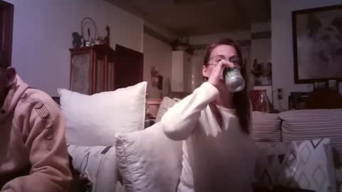 Snapshot of lolahueso chatting on February 24, 2025, 6:58 pm LOLA HUESO y ERIC online show from February 24, 2025, 6:58 pm