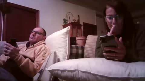 Snapshot of lolahueso chatting on February 26, 2025, 7:27 pm LOLA HUESO y ERIC online show from February 26, 2025, 7:27 pm