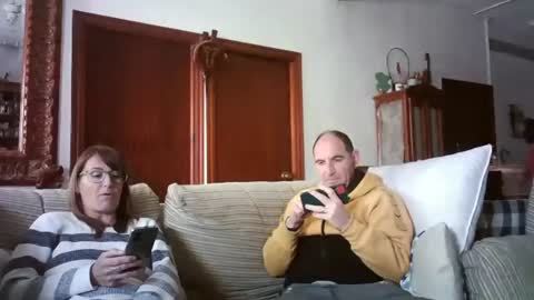 Snapshot of lolahueso chatting on February 28, 2025, 2:53 pm LOLA HUESO y ERIC online show from February 28, 2025, 2:53 pm