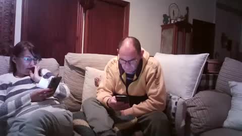Snapshot of lolahueso chatting on February 28, 2025, 5:59 pm LOLA HUESO y ERIC online show from February 28, 2025, 5:59 pm