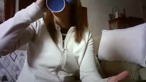 Snapshot of lolahueso chatting on March 3, 2025, 3:42 pm LOLA HUESO y ERIC online show from March 3, 2025, 3:42 pm