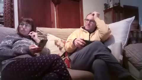 Snapshot of lolahueso chatting on March 4, 2025, 4:41 pm LOLA HUESO y ERIC online show from March 4, 2025, 4:41 pm