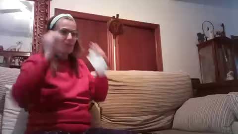 Snapshot of lolahueso chatting on March 8, 2025, 4:50 pm LOLA HUESO y ERIC online show from March 8, 2025, 4:50 pm