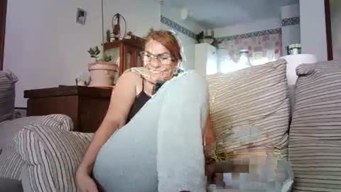 Snapshot of lolahueso chatting on September 26, 2025, 8:29 am LOLA HUESO y ERIC online show from September 26, 2025, 8:29 am