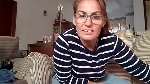 Snapshot of lolahueso chatting on September 30, 2025, 8:30 am LOLA HUESO y ERIC online show from September 30, 2025, 8:30 am