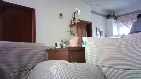 Snapshot of lolahueso chatting on October 15, 2025, 8:25 am LOLA HUESO y ERIC online show from October 15, 2025, 8:25 am