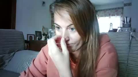 Snapshot of lolahueso chatting on November 10, 2025, 9:19 am LOLA HUESO y ERIC online show from November 10, 2025, 9:19 am