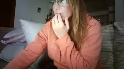 Snapshot of lolahueso chatting on November 23, 2025, 3:12 pm LOLA HUESO y ERIC online show from November 23, 2025, 3:12 pm