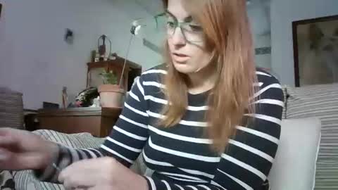 Snapshot of lolahueso chatting on November 24, 2025, 9:20 am LOLA HUESO y ERIC online show from November 24, 2025, 9:20 am