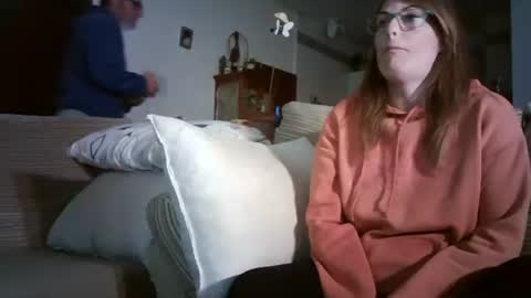 Snapshot of lolahueso chatting on December 4, 2025, 3:32 pm LOLA HUESO y ERIC online show from December 4, 2025, 3:32 pm