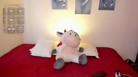 Snapshot of lolaleah_ chatting on November 10, 2025, 5:23 pm Lola online show from November 10, 2025, 5:23 pm