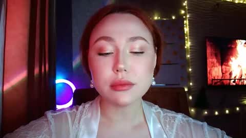 Lola online show from December 3, 2025, 1:31 pm