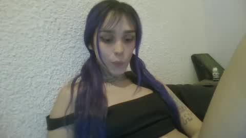 Snapshot of loleeta69 chatting on October 10, 2025, 4:11 am loleeta69 online show from October 10, 2025, 4:11 am