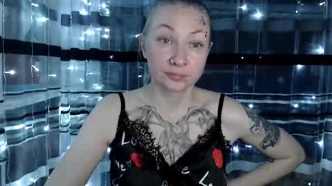 Lisa online show from December 1, 2025, 6:29 am