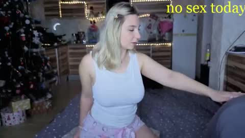 Snapshot of lollove24 chatting on December 5, 2025, 3:30 pm lollove24 online show from December 5, 2025, 3:30 pm