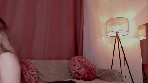 Lolly online show from November 18, 2025, 7:24 am