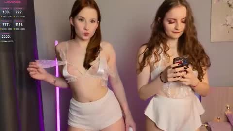 Snapshot of lolymolis chatting on December 2, 2025, 5:30 pm Nika online show from December 2, 2025, 5:30 pm