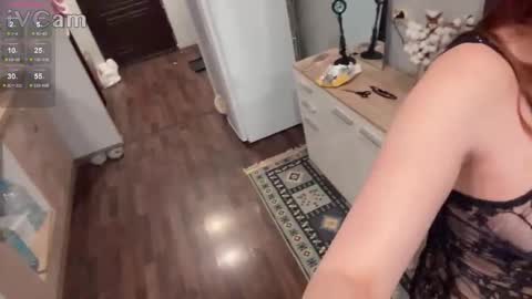 Snapshot of lolymolis chatting on December 4, 2025, 6:38 pm Nika online show from December 4, 2025, 6:38 pm