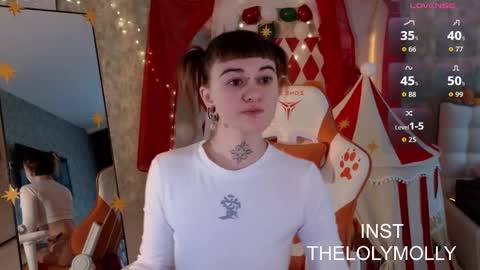 Molli online show from November 1, 2025, 10:50 am