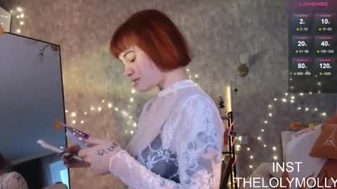 Molli online show from December 18, 2025, 11:05 am