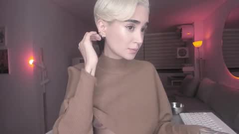 Snapshot of lonelly_lolly98 chatting on February 10, 2025, 11:45 pm SABRINA online show from February 10, 2025, 11:45 pm