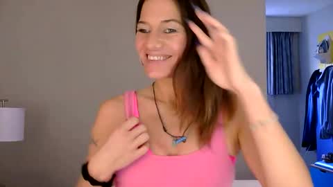 Snapshot of longlegstammy chatting on November 8, 2025, 7:34 pm Cutenurse91 online show from November 8, 2025, 7:34 pm