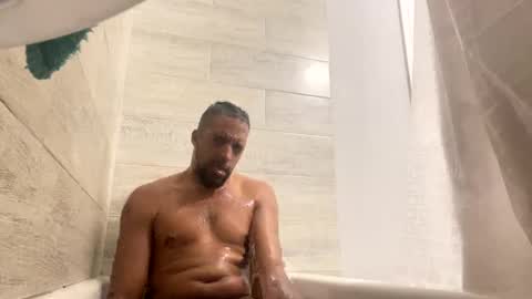 Snapshot of longmeat901 chatting on January 4, 2025, 8:17 am longmeat901 online show from January 4, 2025, 8:17 am