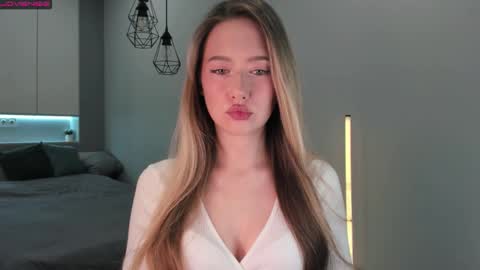 Eva online show from November 29, 2025, 3:26 pm