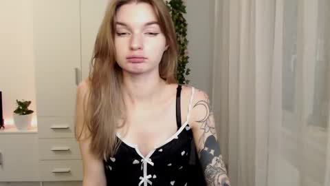 Snapshot of lookluna chatting on November 8, 2025, 2:17 pm Luna online show from November 8, 2025, 2:17 pm