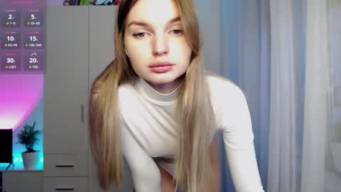 Snapshot of lookluna chatting on November 27, 2025, 7:43 am Luna online show from November 27, 2025, 7:43 am